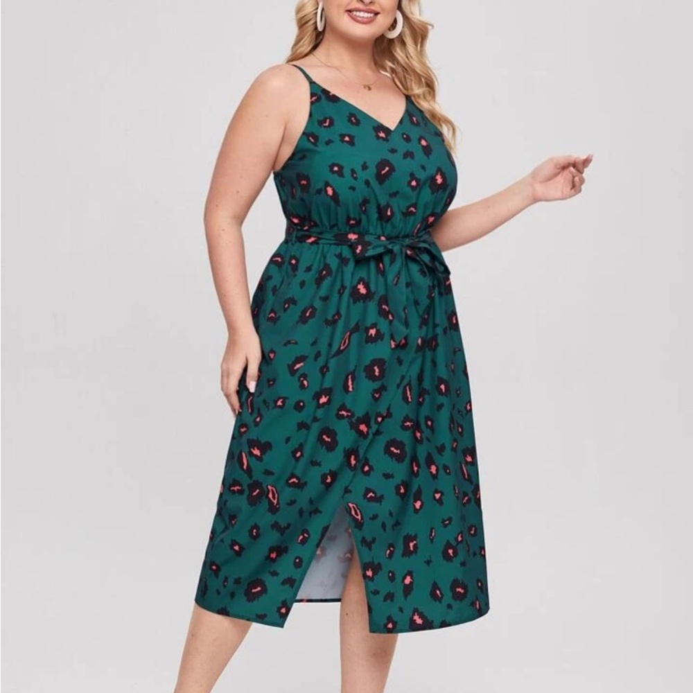 SHEIN Pink Cheetah Print Dress*missing belt* - Picture 3 of 15